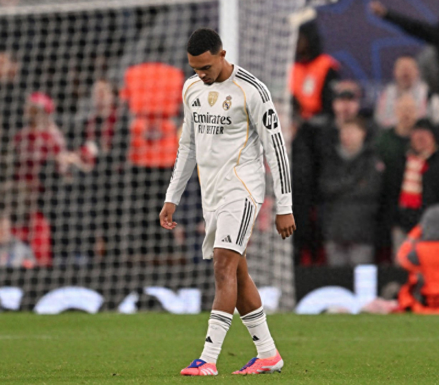 利物浦欧冠1-0杀皇马，6万人狂嘘阿诺德，昔日太子沦替补与叛徒