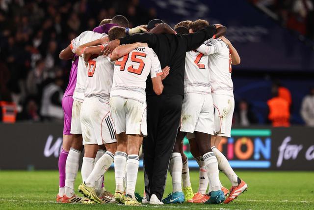 欧冠2-1客场胜巴黎，拜仁16连胜，孔帕尼像是占了英超门票