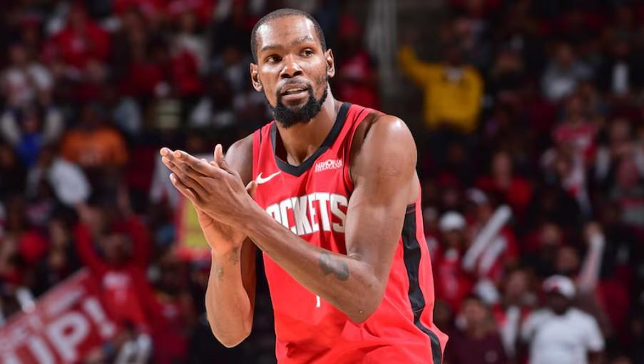 勇士社媒互怼引爆内线与进攻争议：2句回应，NBA球迷到底站谁？