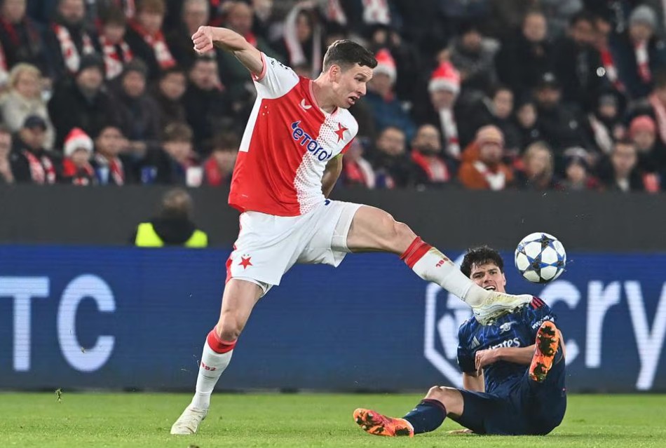 阿森纳欧冠3-0，布拉格斯拉维亚新秀被英超级别虐到怀疑人生