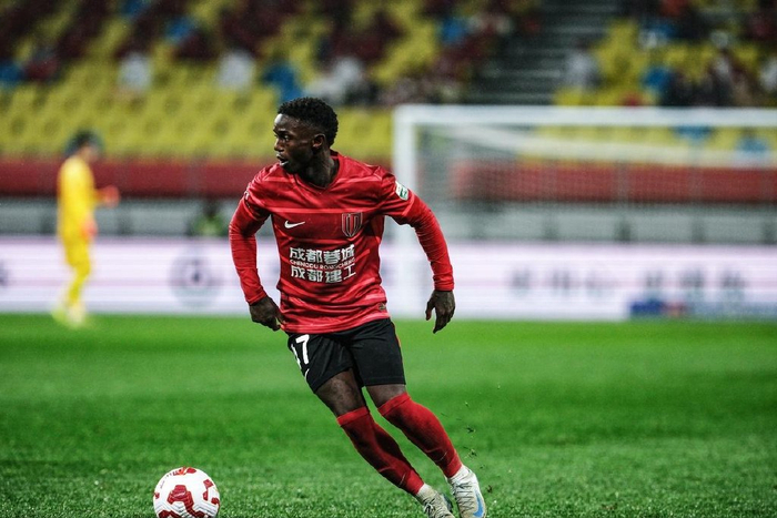 中超震荡：卡隆只踢5场合同还剩1年，韦世豪更值留用吗？