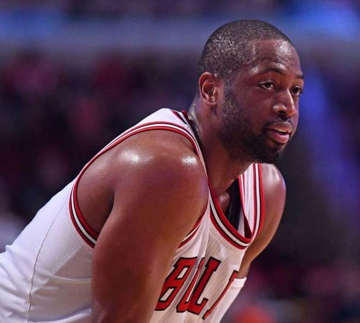 3冠13次全明星，德维恩·韦德在NBA为啥总被低估？跟乔丹比缺啥