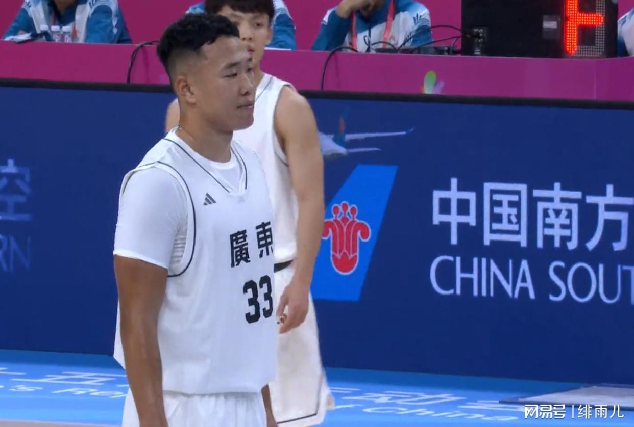 广东队87-71胜山东，杜锋的内线问题比CBA裁判罚球还明显