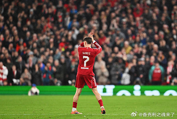 3招硬改中场，英超与欧冠都能抄？斯洛特的新战术调整解析：如何重新掌控比赛平衡