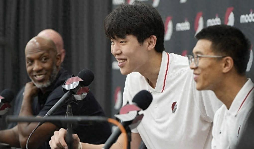 1人从随身翻译到教练组，NBA里谁最励志？杨瀚森走哪条路？