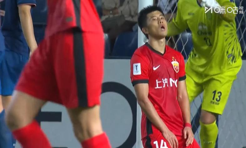 海港0-2客场惨负，欧冠联赛阶段笑话上演，连英超教练都替他难堪