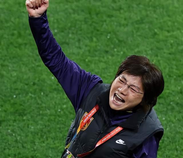 全球找教练找了3轮，足协把国足选帅变成英超搬演的闹剧