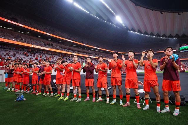 30人名单、11月9日集中：u22接过中国男足练兵大旗，连英超轮换都看不下去