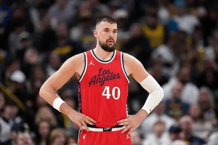 雷霆126-107碾压快船，NBA看见的不是奇迹是崩盘