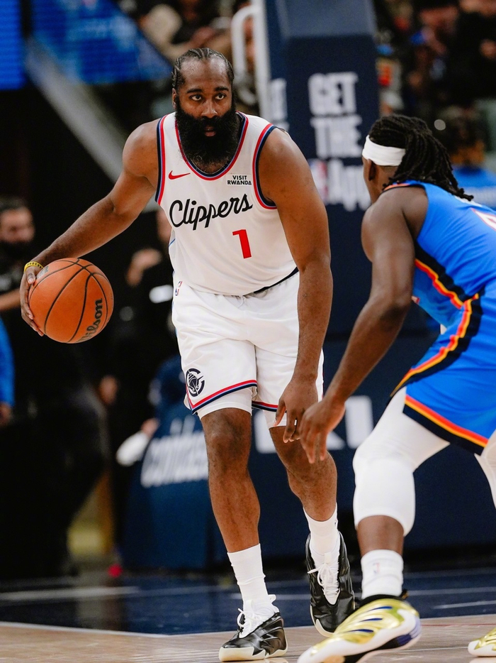 雷霆126-107快船掀翻主场：詹姆斯·哈登30分钟25分，NBA又见孤胆戏码