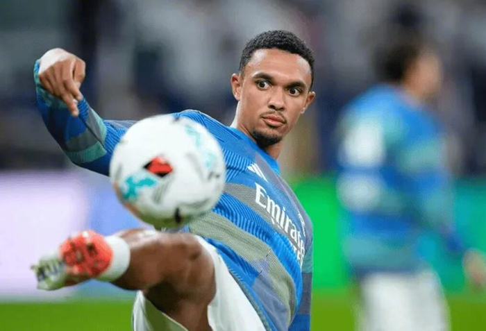 利物浦1比0战胜皇马，阿诺德遭嘘声，乔科尔替转会喊冤英超脸面在哪？