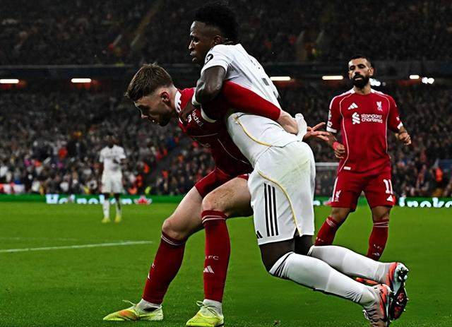 欧冠第4轮0-1，皇马3.3亿双枪被利物浦活活锁死