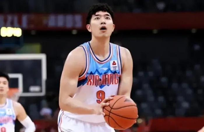 吴冠希伤愈回归，新赛季CBA新疆队冲击前6还是折戟？