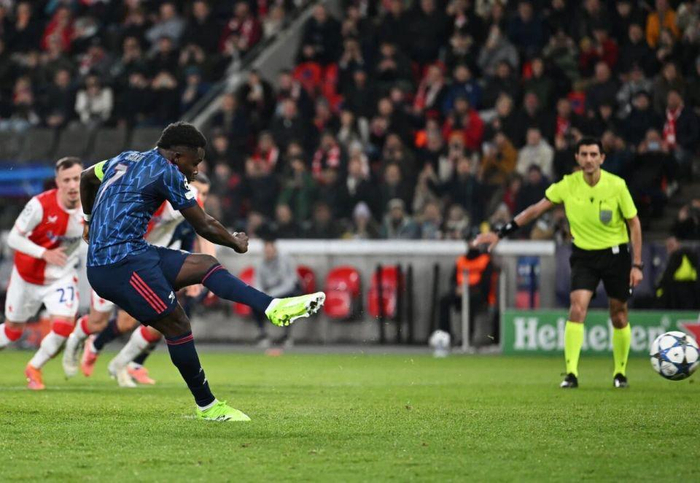 欧冠4连胜、4场零封后要回英超：阿森纳体能和轮换还够吗？