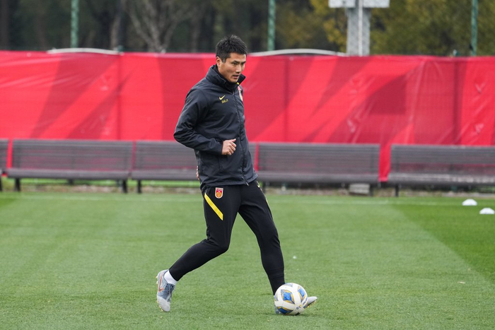 拜仁10连冠照样碾压德甲，中国足球选帅邵佳一接过烫手山芋？