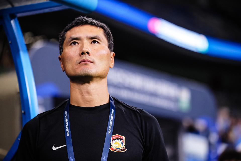 60人报名、7条标准后：足协选邵佳一，英超球迷都看懵