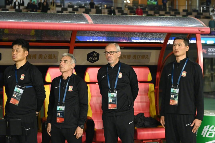 3名外教或随邵佳一入主国足，中超版“换血”比英超还热闹