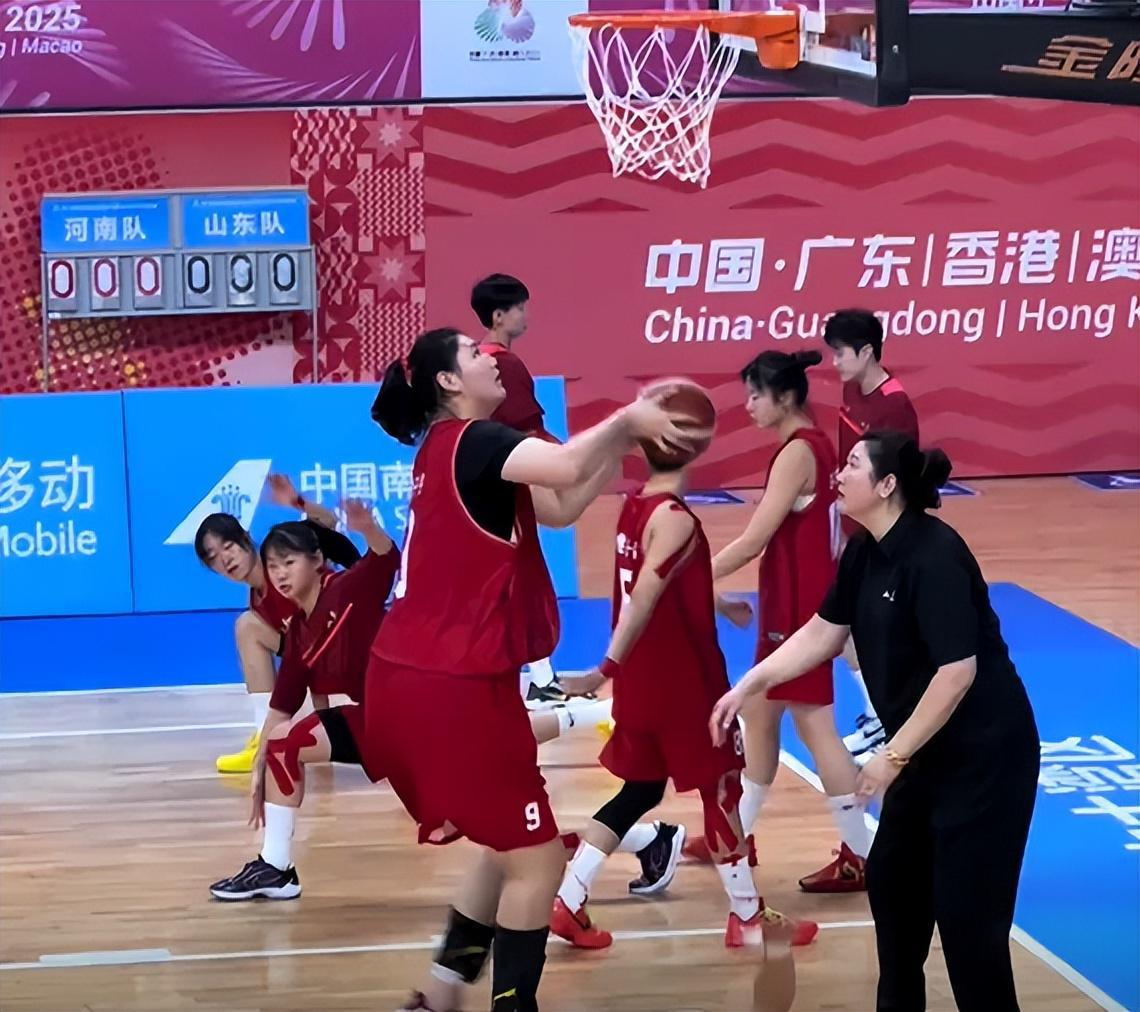 张子宇13投11中拿26分，山东78-50开门红，WCBA前景比NBA新秀还亮？