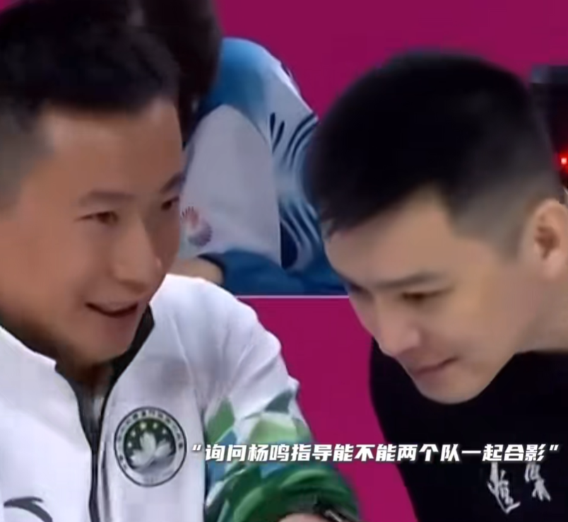 124-60大胜也有温度：辽宁队在CBA式友谊课里学会合影