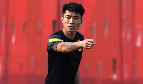 11月5日换帅风暴：邵佳一接中国男足，英超也在偷笑吗？