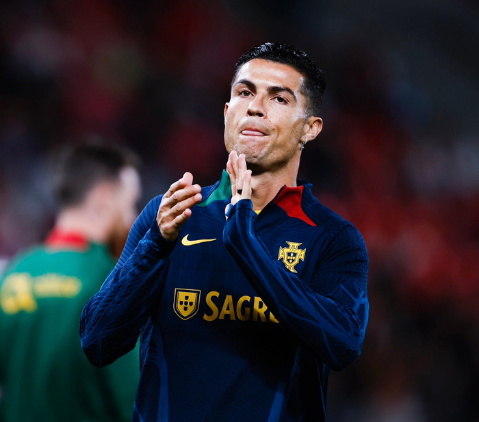 40岁克里斯蒂亚诺·罗纳尔多直言：曼联英超冠军还差几分？