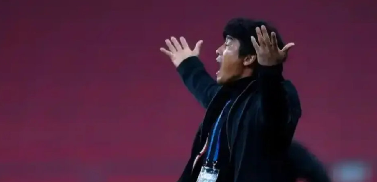 中超1-2告别争冠？蓉城队遭两次误判，裁判尺度比英超还任性