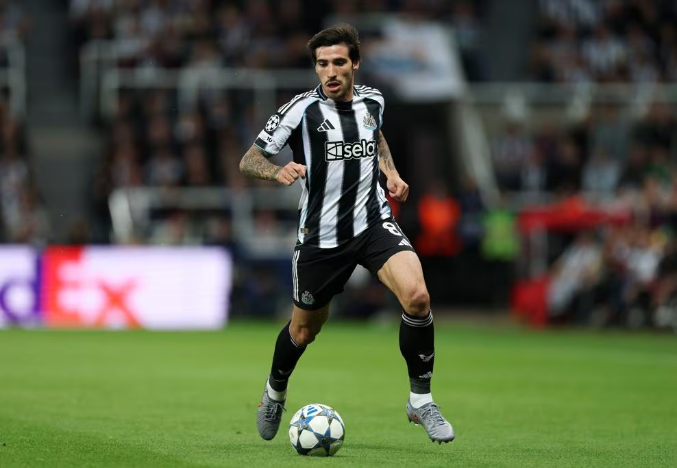 欧冠第4轮纽卡2-0取胜，英超那场输球的影子还在场上