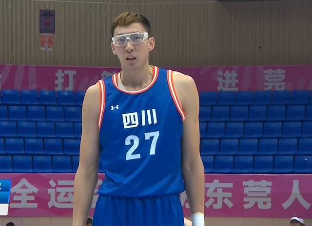 周琦两场52分28板，四川全运像CBA重巡演，郭士强笑得比NBA老板还满足
