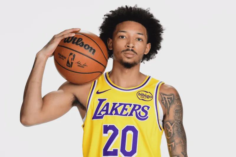 25分一战成名？NBA湖人队小尼克用数据把怀疑打成笑话