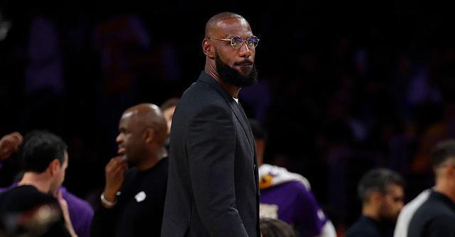 5连客缺阵勒布朗，湖人在NBA对阵爵士前出了大问题？