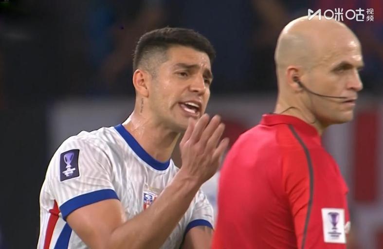 1-3！申花亚冠夜被吹罚拖死，米内罗点球也救不了情绪