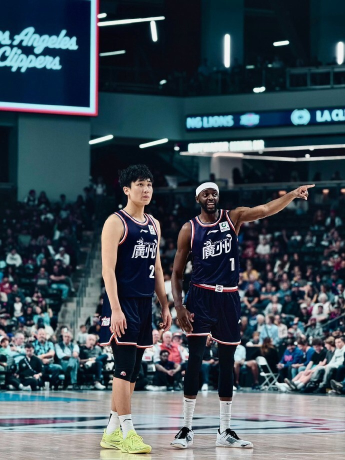 36岁老将在CBA亮相：贾斯汀·霍勒迪加盟广州，NBA冠军经历值几两银子？