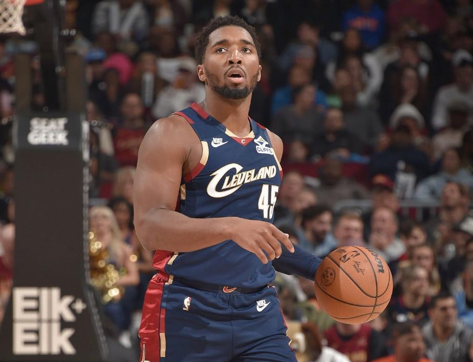 132-121！克利夫兰骑士在NBA拿下两连胜，汤姆·米切尔46分像开挂？