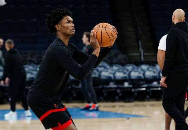 火箭4连胜背后3大问题，杜兰特11分敲警钟，NBA能顶住吗