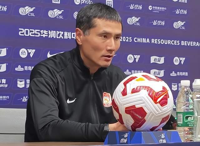 邵佳一扛起中国足球大旗，接下国足主教练挑战舆论风暴，谁才是第二个输家？