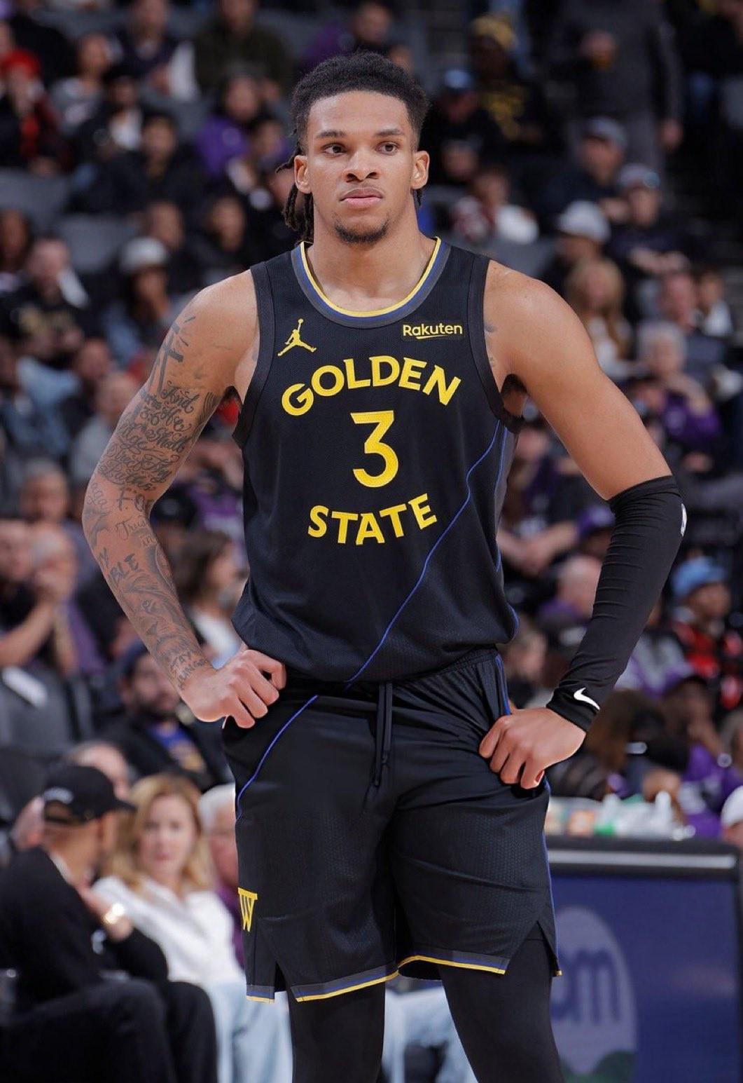 威尔-理查德30分点亮夜晚，勇士队客场116-121惜败国王，NBA又冒出奇兵？