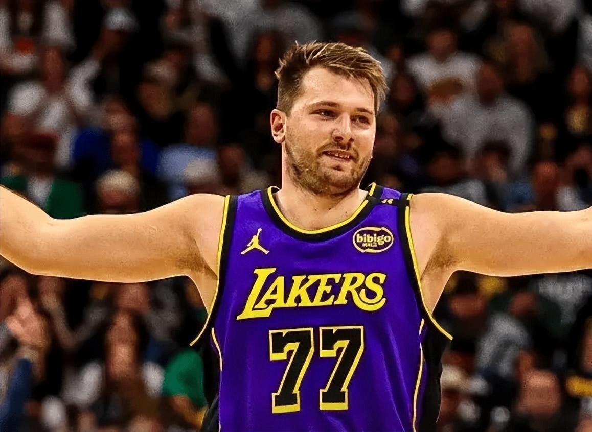 118-116险胜成定局？NBA湖人勉强翻盘，马刺队差一点把锅甩回去