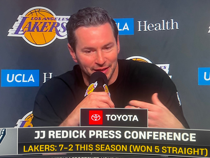 雷迪克说湖人两条路：2个细节能让NBA阵容起飞吗