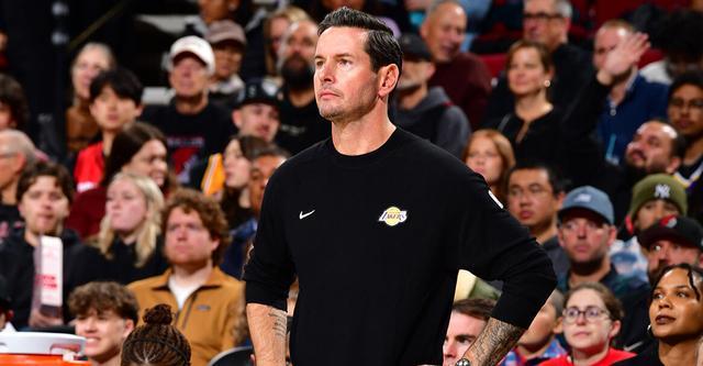 118-116惊险赢球，艾顿22+10撑起湖人，NBA第四节30-20谁在买账？