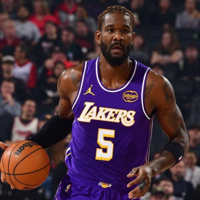 湖人118-116险胜马刺，艾顿硬刚文班，三分命中率不给力却能拿22+10