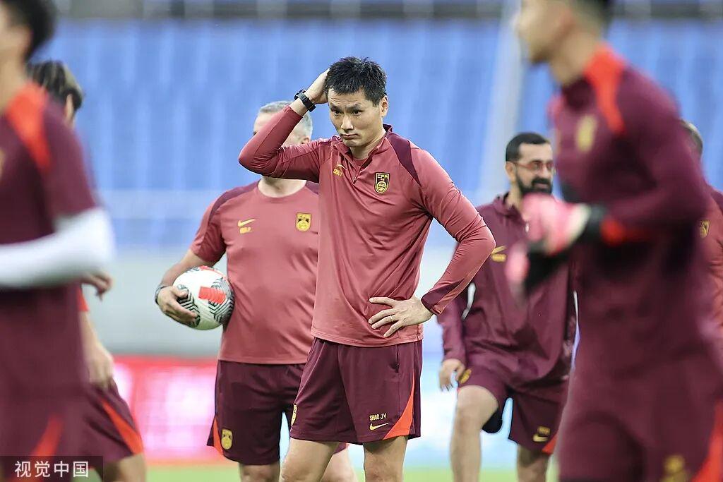 11月5日邵佳一成国足主帅：一年无赛，他能像英超救火教练翻盘吗？