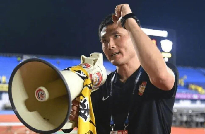 11月5日任命：邵佳一出任国足主帅，本土教练能否结束中超乱象？