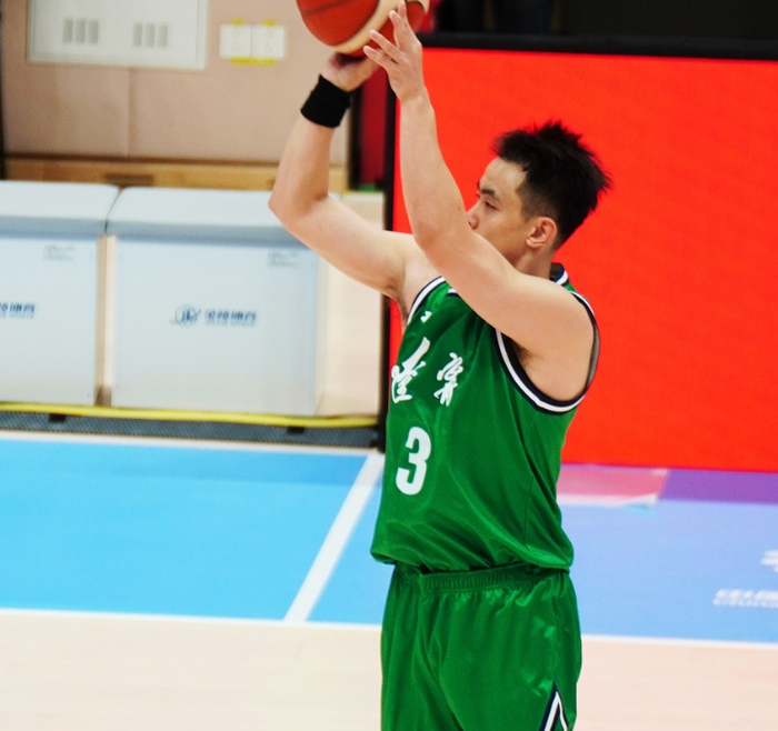 全运会93-90惊魂：辽宁靠赵继伟23+14撕破北京防线，像场CBA老将戏