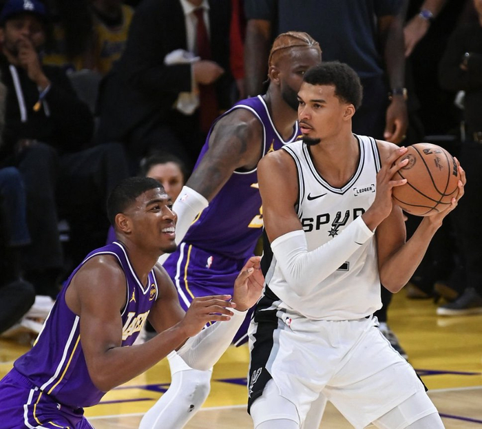 11.6分让人脸红？湖人快攻攻防数据在NBA是福是祸