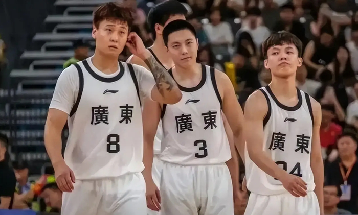 广东男篮首胜不稳：CBA全运会暴露3个硬伤，赵睿还够吗？