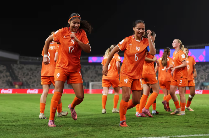 荷兰U17连克强敌杀进决赛：3回点球生死局，连英超都要侧目