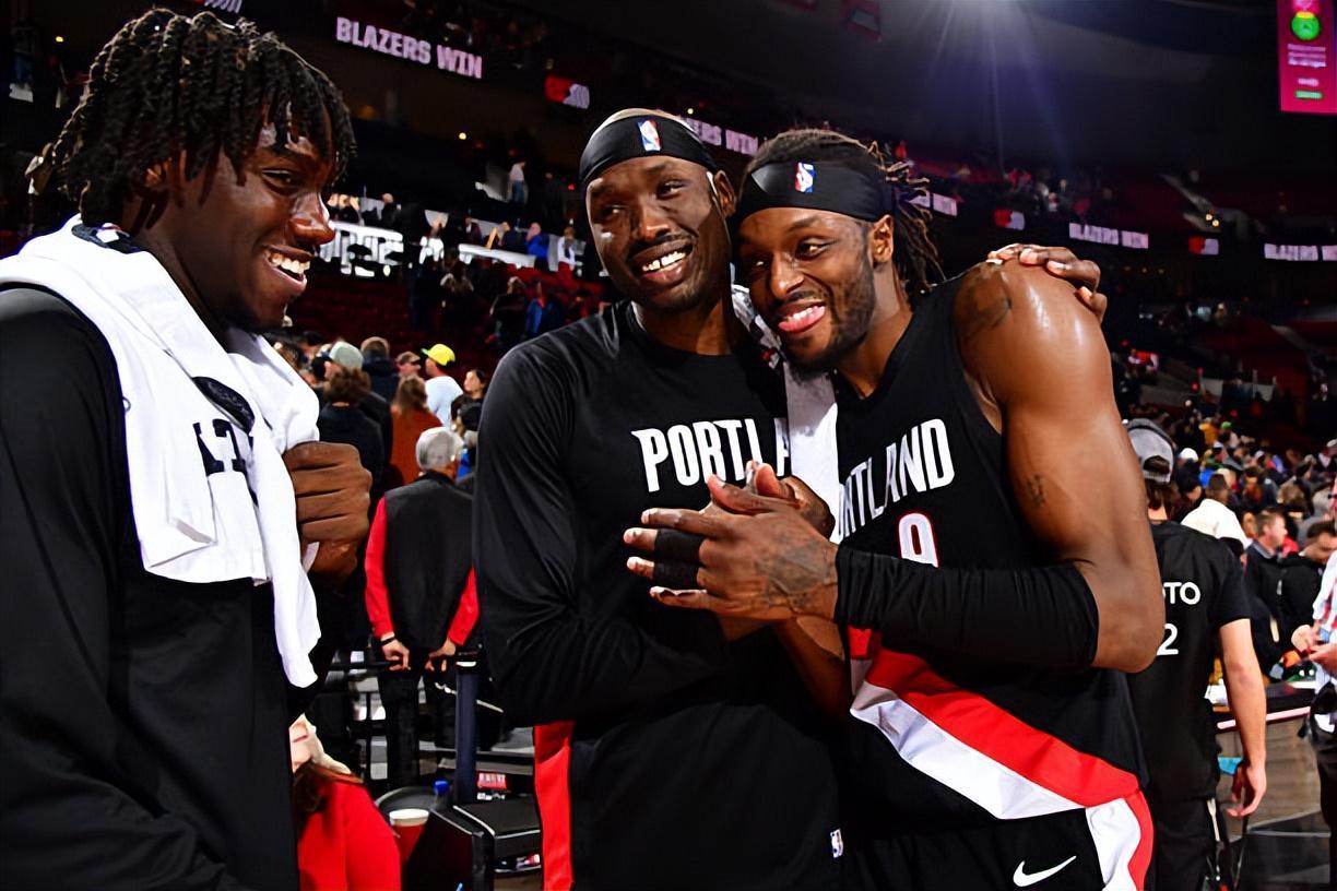 波特兰开拓者121-119险胜雷霆，杨瀚森被冷落里斯三分炸翻全场丨NBA战报