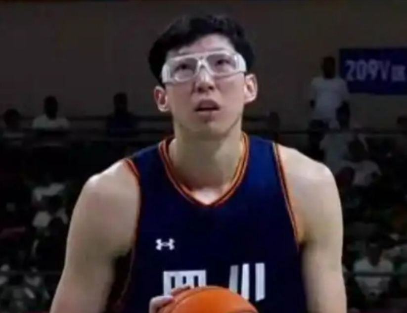 四川117-84大胜香港：全运会三连胜像NBA热身，英超球迷可能更懂节奏