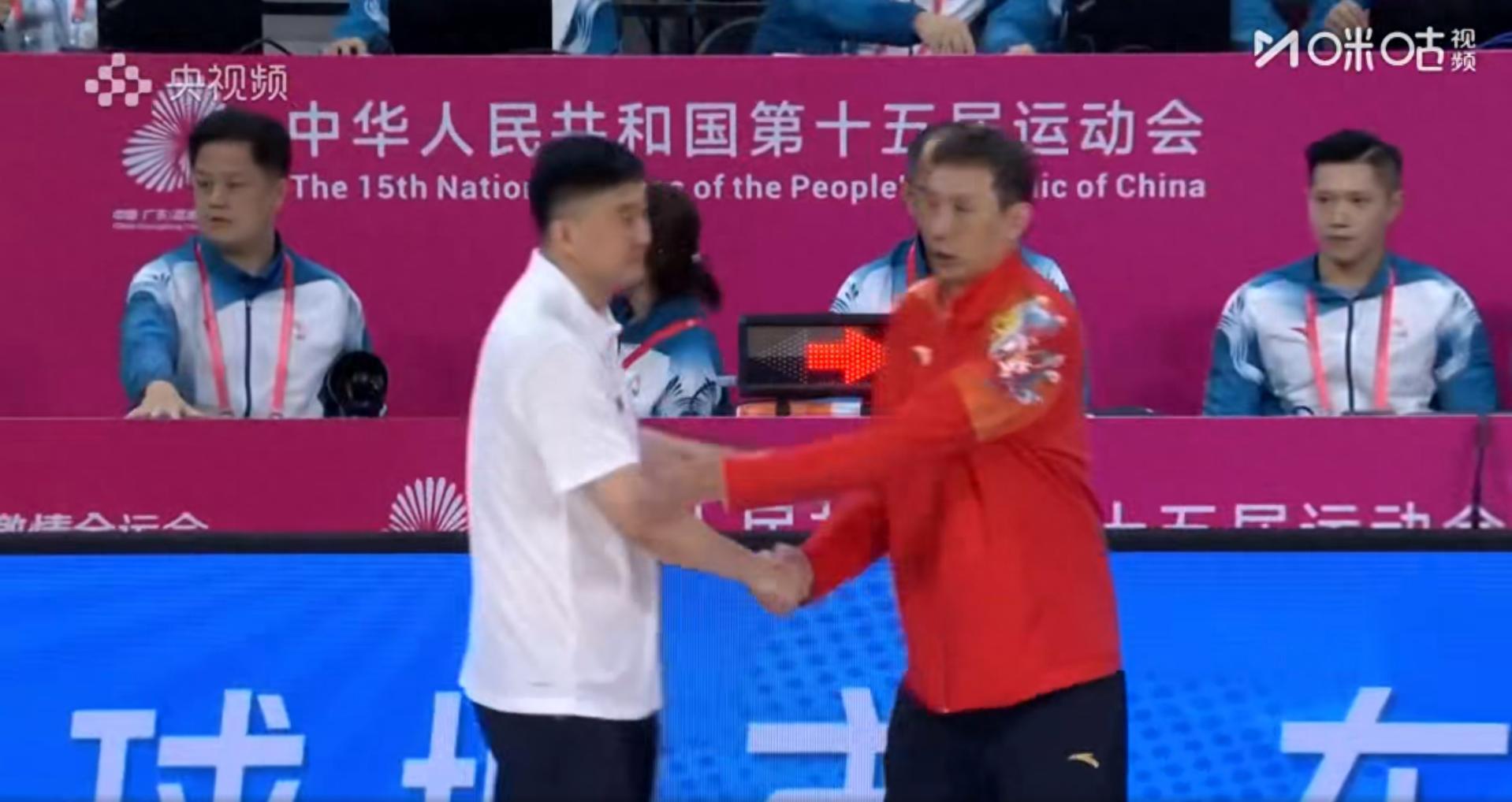 12人豪阵遇尴尬：广东队全运被拆牌，杜锋的轮换像NBA花拳绣腿