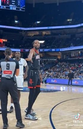 火箭大胜灰熊124-109，杜兰特赛场嘲讽莫兰特父亲引爆NBA话题